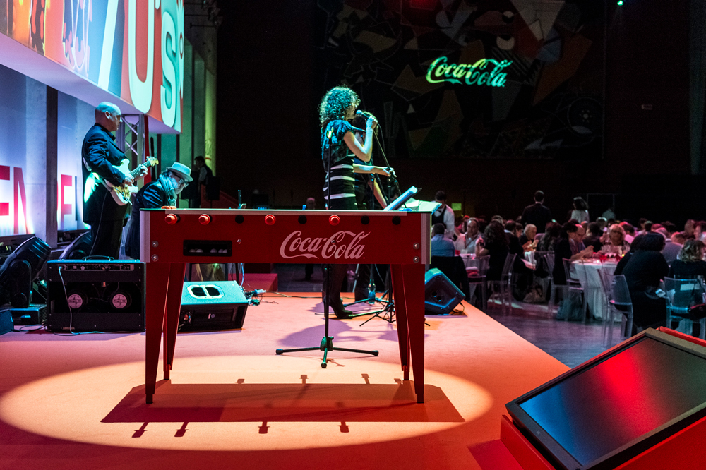 convegno-CocaCola-presso-il-salone-delle-tre-fontane-in-Roma-concerto-live convegno-CocaCola-presso-il-salone-delle-tre-fontane-in-Roma-concerto-live