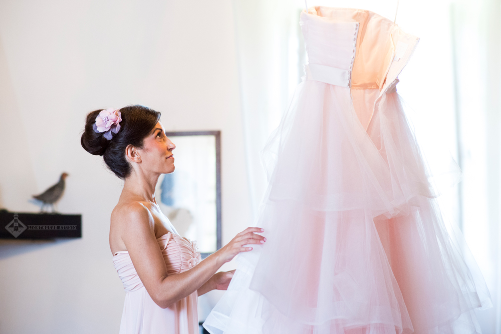 la-sposa-prima-di-indossare-l-abito-presso-le-antiche-scuderie-odescalchi la-sposa-prima-di-indossare-l-abito-presso-le-antiche-scuderie-odescalchi