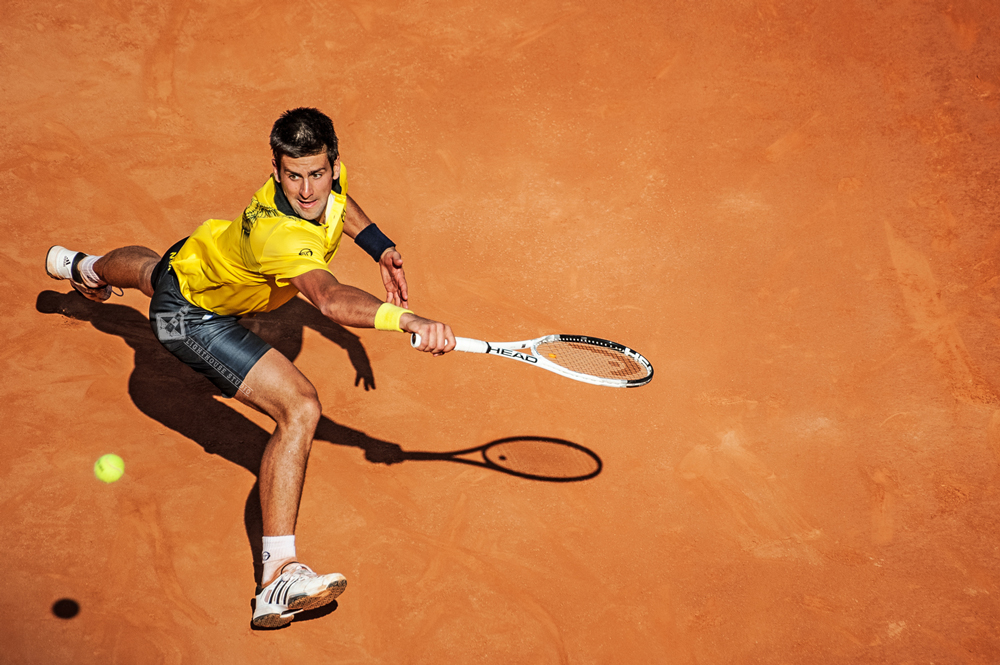 Novak-Dokovic-in-spaccata-durante-gli-internazionali-di-tennis-a-Roma Novak-Dokovic-in-spaccata-durante-gli-internazionali-di-tennis-a-Roma